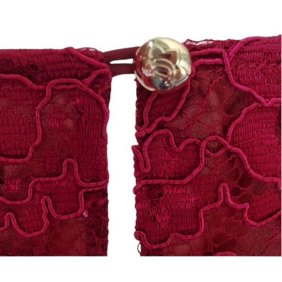 DRAPER JAMES Lace V-Neck Bell Sleeve Blouse in Deep Berry Size 8 - Picture 7 of 11